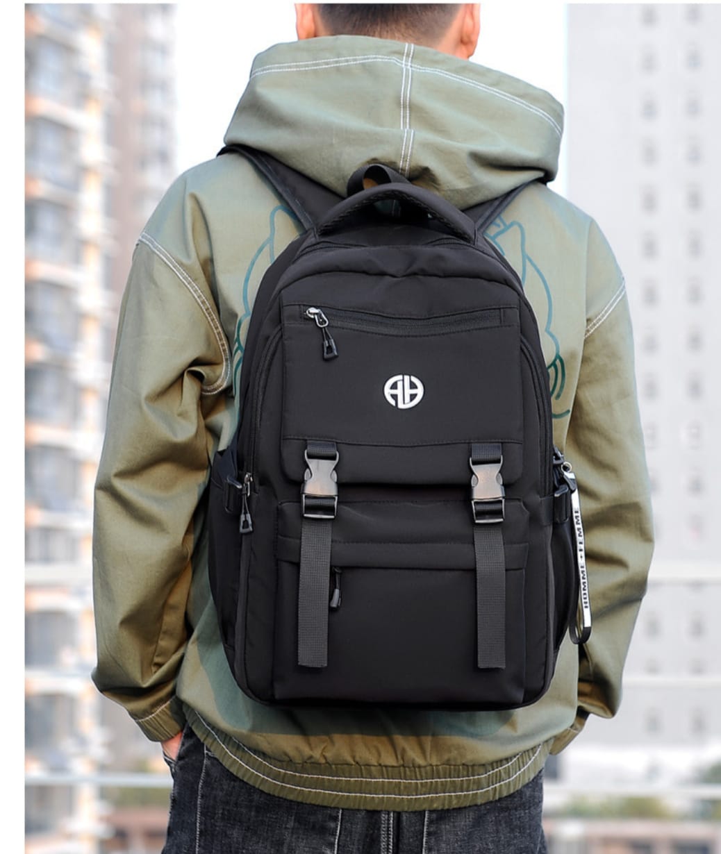 Men's Trend-Brand Waterproof Backpack Black....( Code 131).... ঢাকা সিটিতে ৭০, বাইরে ১৩০ টাকা কুরিয়ার চার্জ প্রযোজ্য
